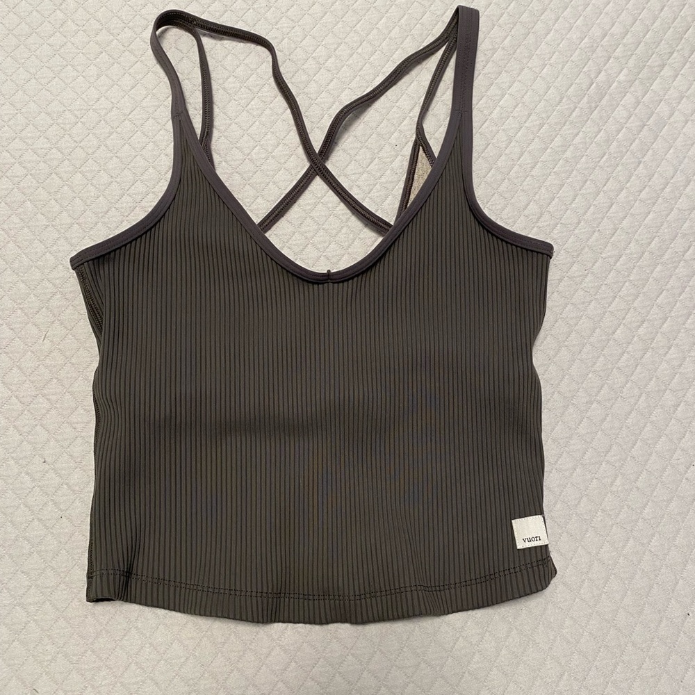 Vuori Green Ribbed Crop Top